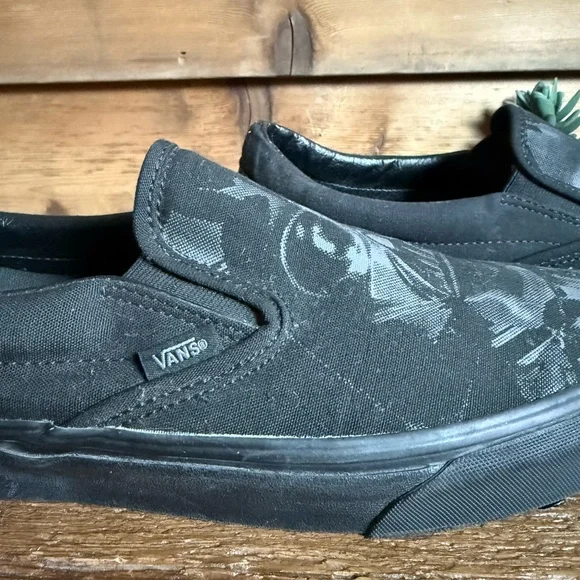 VANS x Star Wars "Darth Vader" Classic Slip-On Sneakers - Picture 4 of 8